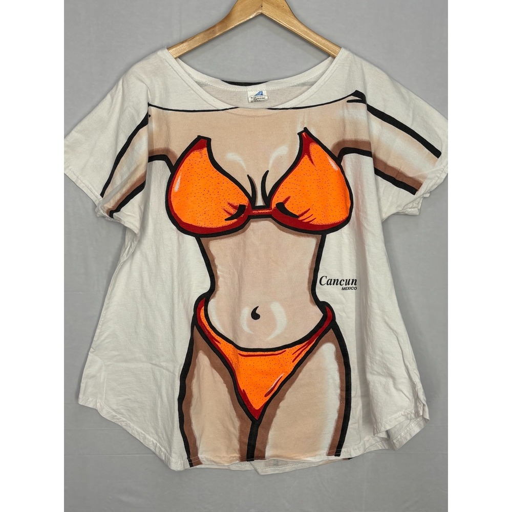 Cancun Women In Bikini Graphic Splash T-Shirt Womens White Vintage Y2K Coverup